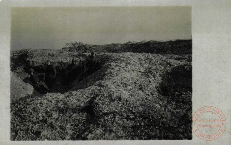 [Vue des tranchées - (Soldats allemands) - guerre de 1914-1918]