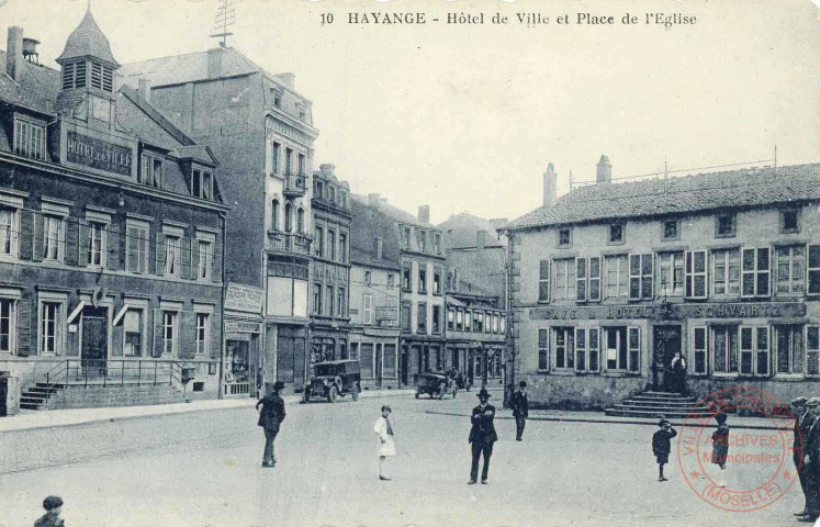 Hayange - Hôtel de Ville et Place de l'Eglise