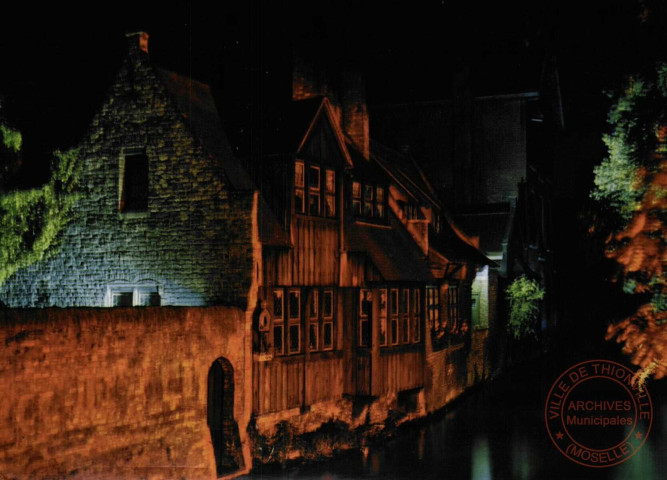 BRUGES. Féerie de nuit et maison de Gruuthuse.