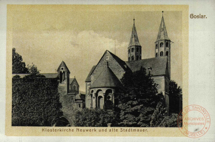 GOSLAR. Klosterkirche Neuwerk und alte Stadtmauer.