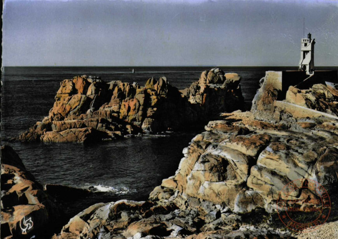 ILE DE BREHAT (C.-du-N.) - Les Rochers et le Phare du Paon