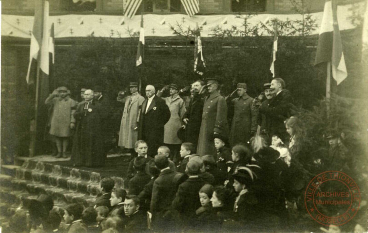 [Fêtes de la la Libération de Hayange en novembre 1918 en présence du Général MANGIN]