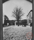 [La porte de Metz et la caserne de garnison]