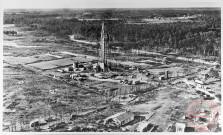 39. Le puits de pétrole - Un forage près de Parentis (Landes)