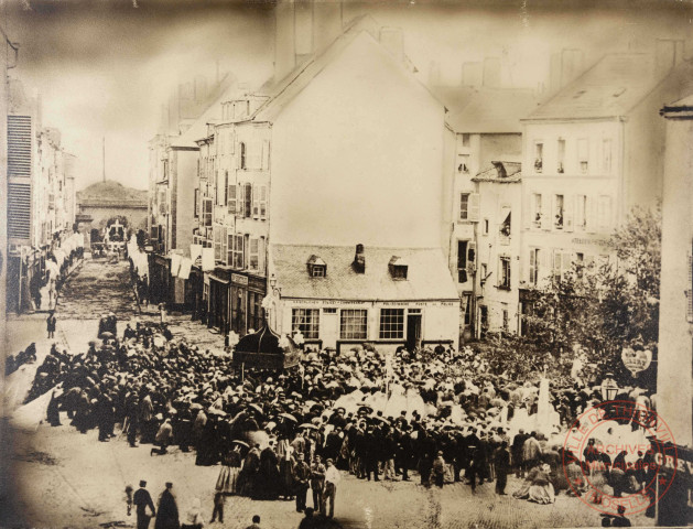 [Rassemblement catholique place du Marché]