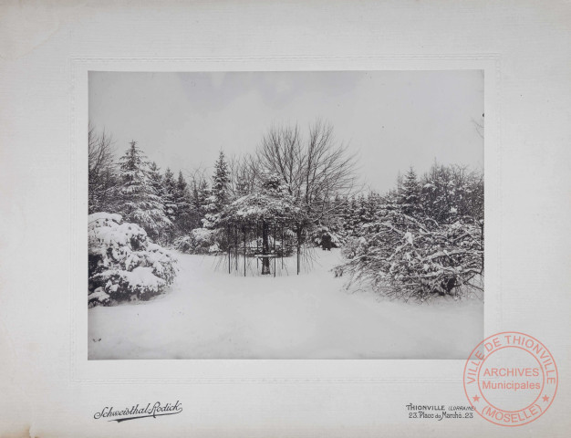 Parc du château du barrage à Thionville, quartier Beauregard - Paysage enneigé