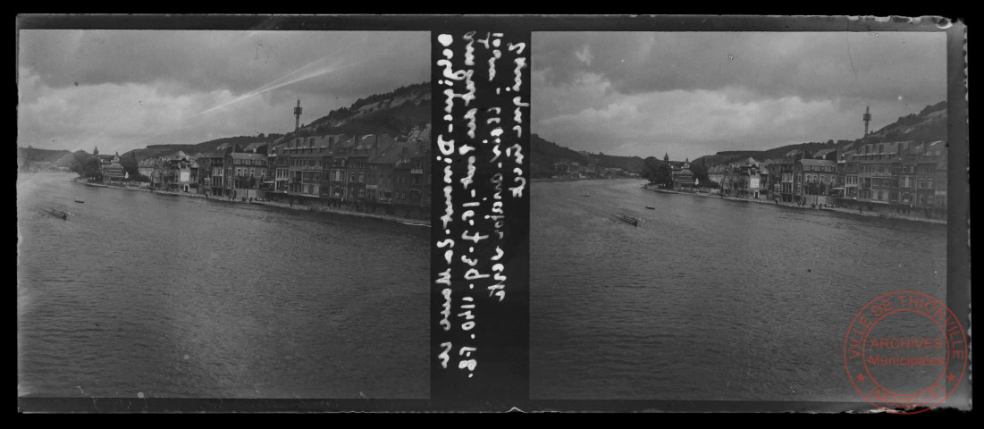 Belgique - Dinant, la Meuse en amont du pont