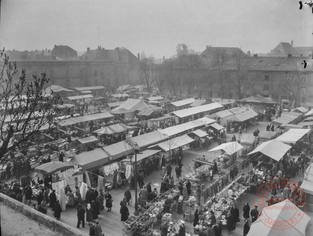 [Marché de Thionville sur l'actuelle place Turenne]