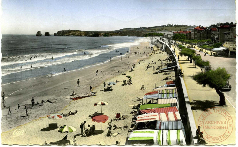 Hendaye - Frontière Franco-Espagnole - La Plage et les deux Jumeaux