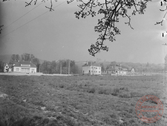 [Ensemble de maisons, lieu non identifié]