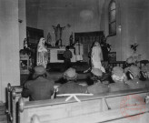 Mariage du 1er Lieutenant Roger Piazza, du Bomb Group Squadron, avec Margaret Flynn, de l'American Red Cross, célébré à Thionville par l'aumônier Thomas, en février 1945