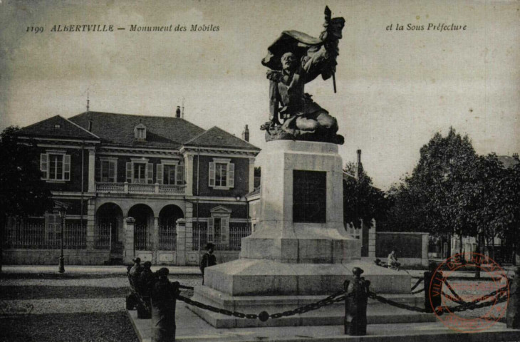 ALBERTVILLE. - Monument des Mobiles et la Sous Préfecture