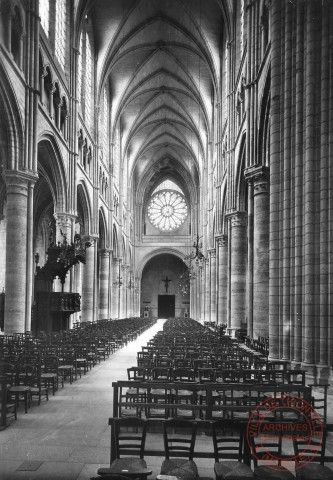 Soissons (Aisne) - La Cathédrale - La grande nef (XIIIe s.) et la rosace (restaurée)