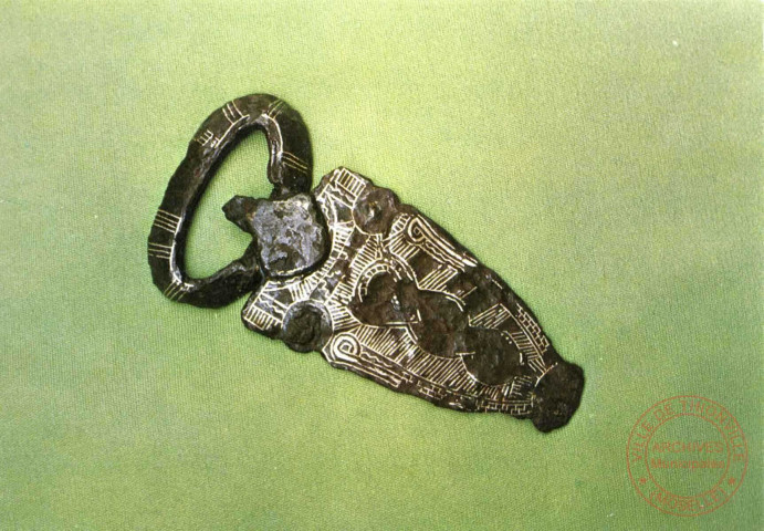 Nécropole mérovingienne d'Audun-le-Tiche - Plaque-boucle damasquinée (VIIème siècle)