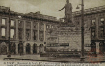 Reims - Monument de Louis XV et environs après le bombardement des allemands