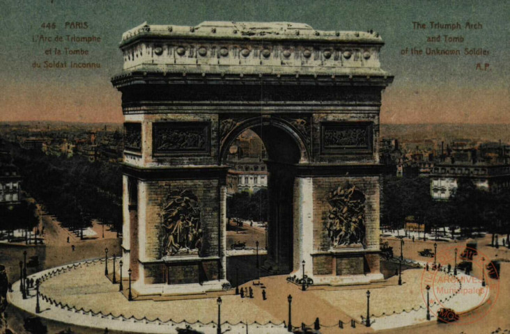 PARIS-L'Arc de Triomphe et la Tombe du Soldat Inconnu