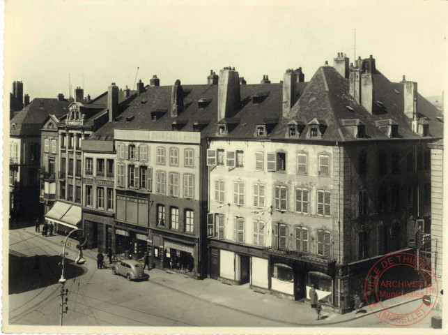 Place du Marché et ses arcades Marktplatz