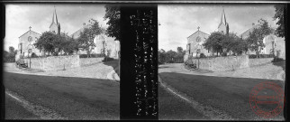 Veymerange le 20/07/1936 - L'église et la maison Bolzinger depuis la rue Saint-Martin