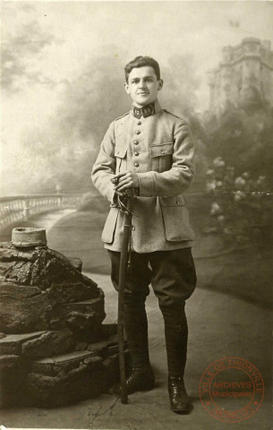 [photos de la famille NEVEUX, femmes, enfants et hommes à l'armée]