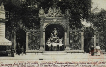 Nancy / Place Stanislas / Grilles en fer forgé de Jean Lamour / Fontaine d'Amphitrite