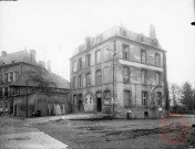 Immeuble cour du Château, Hôtel de Ville quai Marchal, avant son arasement