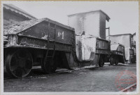 Chariot n°1 de poche à fonte. Exemple d'affaissement du chariot dû au débordement de la fonte liquide et rendu ainsi inutilisable.