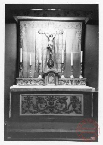 Autel de l'église Saint-Denis de Roussy-le-Village