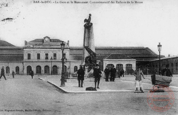 Cartes d'Autrefois (1890-1920) - Guerres et militaires - Bar-le-Duc - La Gare et le Monument Commémoratif des Enfants de la Meuse