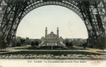 Paris- Le Trocadéro, vu sous la Tour Eiffel.