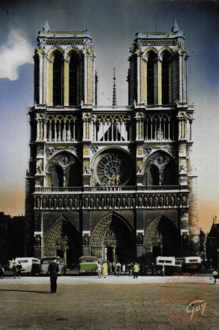 Façade de la Cathédrale Notre-Dame ( 1163-1260).