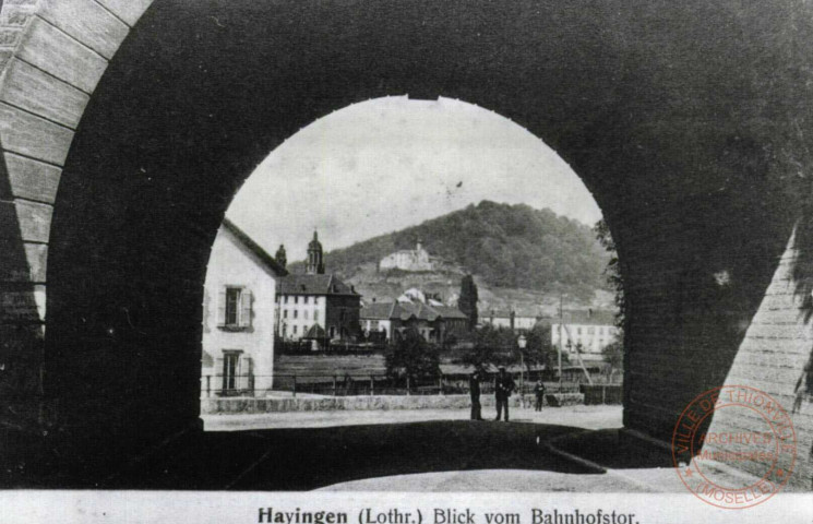 Hayingen (Lothr.) Blick vom Bahnhofstor