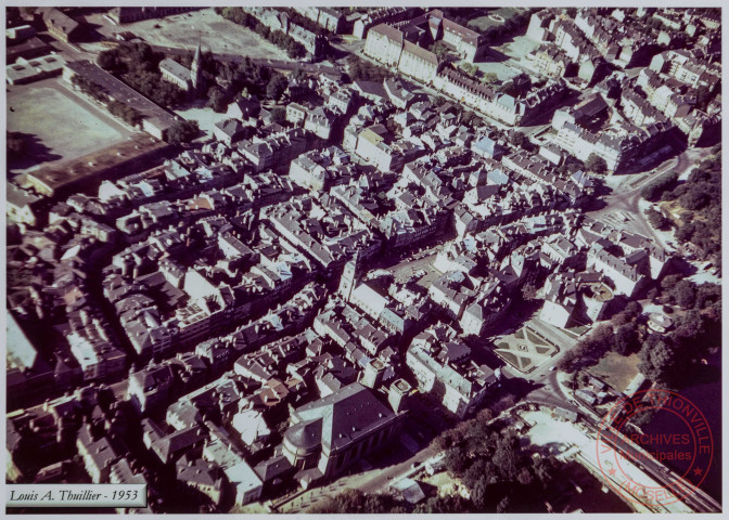 [Vue aérienne du centre ville de Thionville]