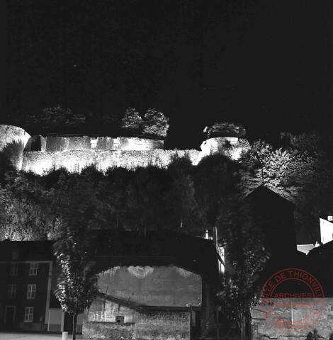 Le château de Sierck-lès-Bains de nuit