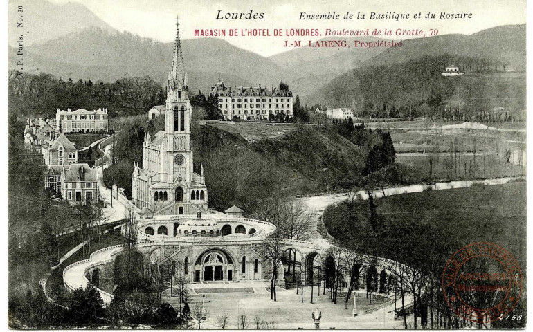 Lourdes - Ensemble de la Basilique et du Rosaire