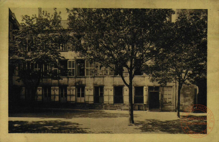 Thionville(Moselle) - Ecole Primaire Supérieure de Jeunes Filles