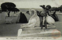 VERSAILLES- Le Parc - Parterre du Midi - Sphinx et Amour de Lerambert