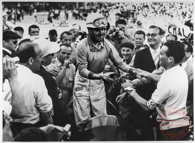 Grand Prix automobile de Monaco 1955 - Maurice Trintignant (5ème) à l'arrivée sur sa Ferrari 625