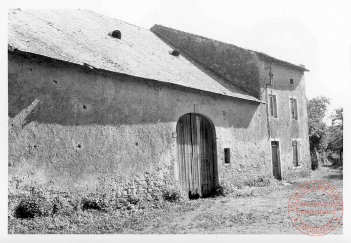 Ferme située sur le banc communal de Rodemack. Lieu exact non identifié