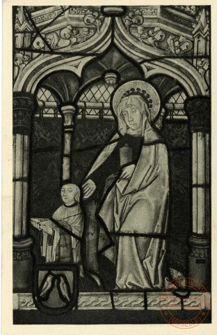 Vitrail avec représentation de Ste Madeleine, le portrait et les armes du donateur : Jean Pélerin, chanoine de Toul (début du XVIe siècle). - Nancy, Musée historique lorrain, au palais ducal. Série IV : objet d'art. - Vers 1903-1940. - Noir et blanc. -