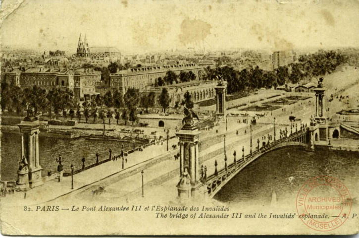Paris - Le Pont Alexandre III et l'Esplanade des Invalides