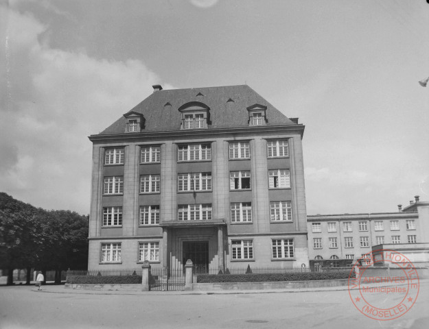 [Lycée et collège Hélène Boucher]