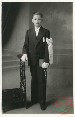 Portrait d'un garçon lors de sa communion ou profession de foi