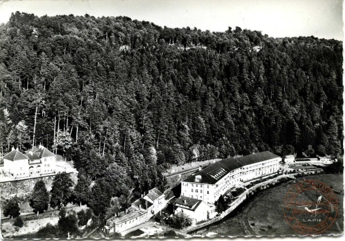 En avion au-dessus de... ABRESCHVILLER (Moselle) - Le Sanatorium