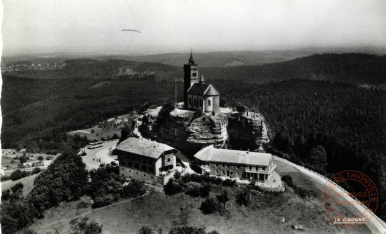 Dabo - L'Hôtel, le Rocher et la Chapelle Saint-Léon