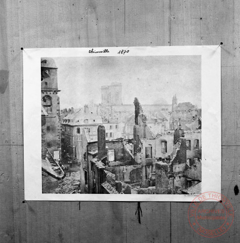 Thionville après les bombardements de 1870 - Rue de Paris et Beffroi