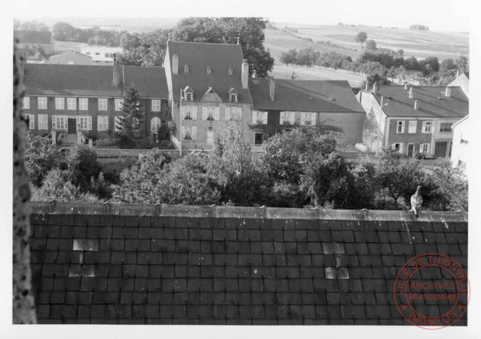 L'hôtel de Ville et l'ancien château de Cattenom depuis le clocher de l'église Saint-Martin