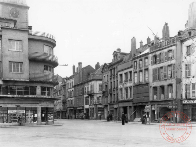 Guerre 1939-1945. La place du Marché côté rue de Paris