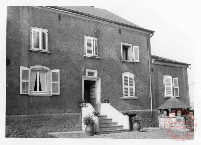 Maison située 13, rue de la Tuilerie à Basse-Rentgen. Linteau daté 1776