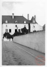 Au fond bâtiments de la rue des Châteaux, vue depuis la rue du Général de Gaulle