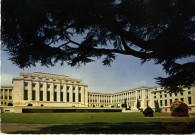 Genève - Palais des Nations - Cour d'Honneur du Bâtiment des Assemblées et de l'Aile de Commission et Bibliothèque